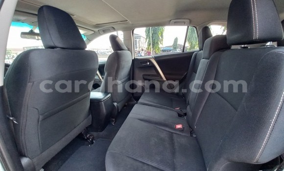 Buy Used Toyota RAV4 White Car in Sekondi–Takoradi Metropolitan in Western Buy Used Toyota RAV4 White Car in Sekondi–Takoradi Metropolitan in Western