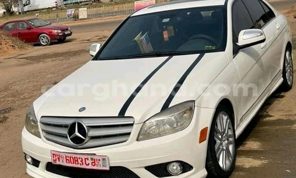 Sayi Na hannu Mercedes‒Benz 300–Series White Mota in Accra a Greater Accra