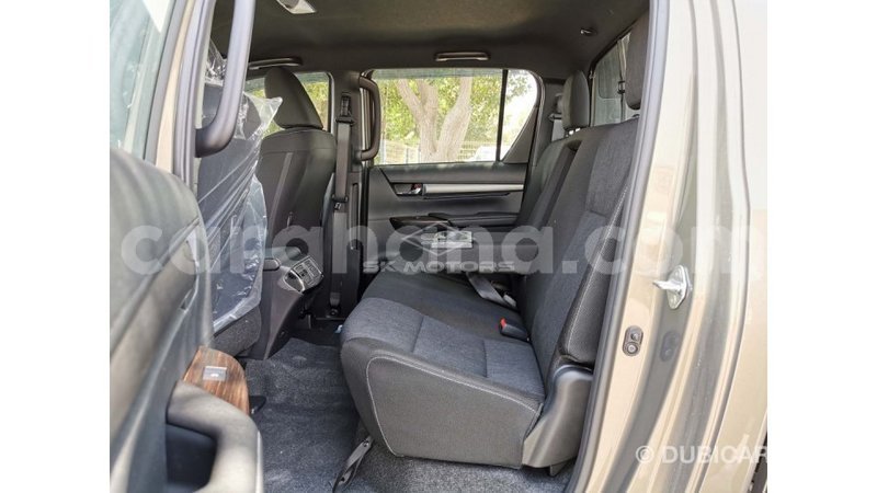 Big with watermark toyota hiace ashanti import dubai 39196