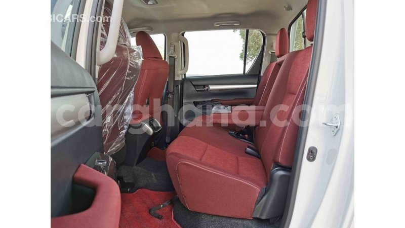 Big with watermark toyota hiace ashanti import dubai 39197