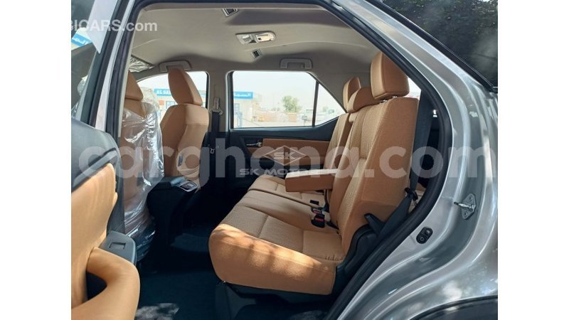 Big with watermark toyota fortuner ashanti import dubai 39201