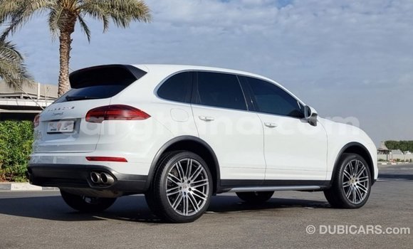 Sayi Imported Porsche Cayenne White Mota in Import - Dubai a Ashanti Sayi Imported Porsche Cayenne White Mota in Import - Dubai a Ashanti
