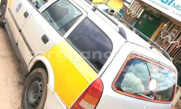 Sayi Na hannu Opel Astra Sauran Mota in Accra a Greater Accra Sayi Na hannu Opel Astra Sauran Mota in Accra a Greater Accra