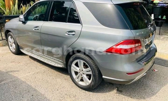 Ra Àlòkù Mercedes-Benz C250 coupe funfun Ọkọ̀ in Accra ni Greater Accra Ra Àlòkù Mercedes-Benz C250 coupe funfun Ọkọ̀ in Accra ni Greater Accra