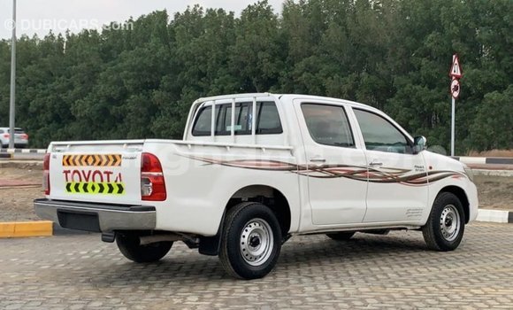 Ra Imported Toyota Hilux funfun Ọkọ̀ in Import - Dubai ni Ashanti Ra Imported Toyota Hilux funfun Ọkọ̀ in Import - Dubai ni Ashanti
