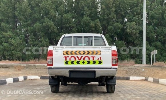 Ra Imported Toyota Hilux funfun Ọkọ̀ in Import - Dubai ni Ashanti Ra Imported Toyota Hilux funfun Ọkọ̀ in Import - Dubai ni Ashanti