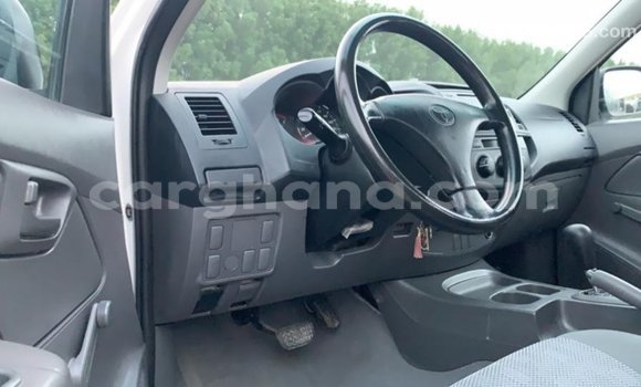 Ra Imported Toyota Hilux funfun Ọkọ̀ in Import - Dubai ni Ashanti Ra Imported Toyota Hilux funfun Ọkọ̀ in Import - Dubai ni Ashanti