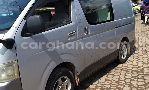 Ra Àlòkù Toyota Hiace Silver Ọkọ̀ in Accra ni Greater Accra Ra Àlòkù Toyota Hiace Silver Ọkọ̀ in Accra ni Greater Accra
