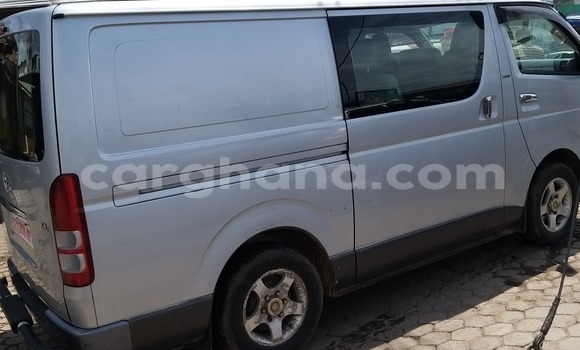 Ra Àlòkù Toyota Hiace Silver Ọkọ̀ in Accra ni Greater Accra Ra Àlòkù Toyota Hiace Silver Ọkọ̀ in Accra ni Greater Accra