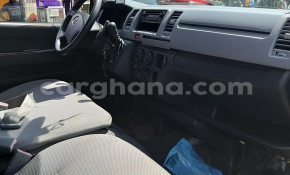 Ra Àlòkù Toyota Hiace Silver Ọkọ̀ in Accra ni Greater Accra Ra Àlòkù Toyota Hiace Silver Ọkọ̀ in Accra ni Greater Accra