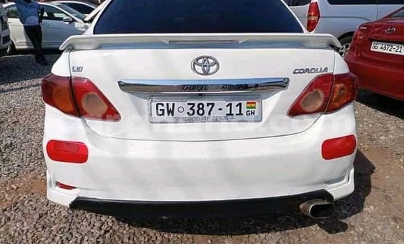 Sayi Na hannu Toyota Corolla White Mota in Berekum a Brong-Ahafo