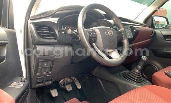 Ra Imported Toyota Hilux funfun Ọkọ̀ in Import - Dubai ni Ashanti Ra Imported Toyota Hilux funfun Ọkọ̀ in Import - Dubai ni Ashanti