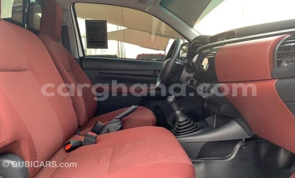 Ra Imported Toyota Hilux funfun Ọkọ̀ in Import - Dubai ni Ashanti Ra Imported Toyota Hilux funfun Ọkọ̀ in Import - Dubai ni Ashanti