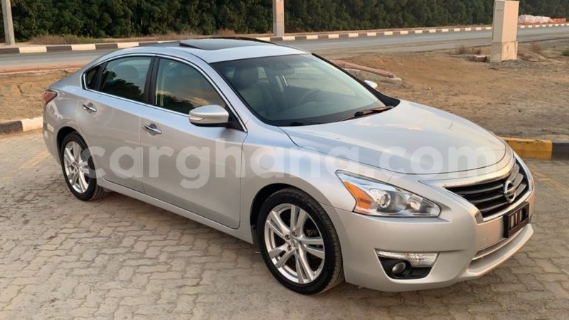 Big with watermark nissan altima ashanti import dubai 39303