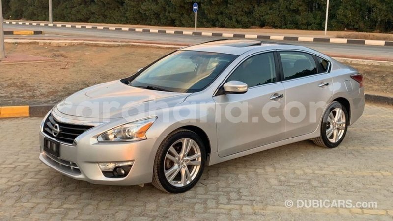 Big with watermark nissan altima ashanti import dubai 39303