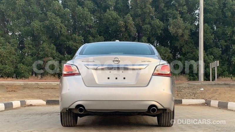 Big with watermark nissan altima ashanti import dubai 39303