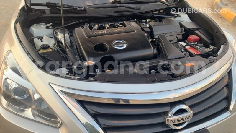 Big with watermark nissan altima ashanti import dubai 39303