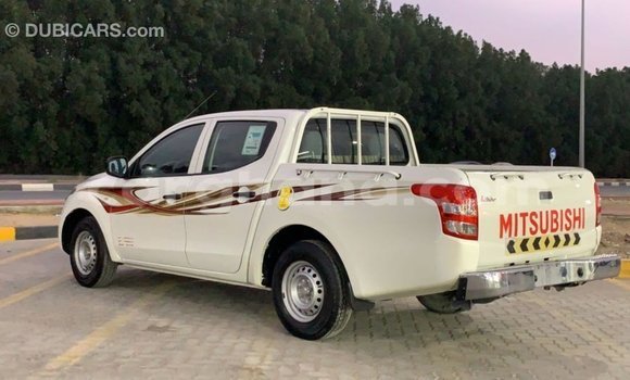 Ra Imported Mitsubishi L200 funfun Ọkọ̀ in Import - Dubai ni Ashanti Ra Imported Mitsubishi L200 funfun Ọkọ̀ in Import - Dubai ni Ashanti
