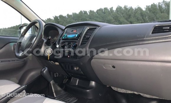 Ra Imported Mitsubishi L200 funfun Ọkọ̀ in Import - Dubai ni Ashanti Ra Imported Mitsubishi L200 funfun Ọkọ̀ in Import - Dubai ni Ashanti