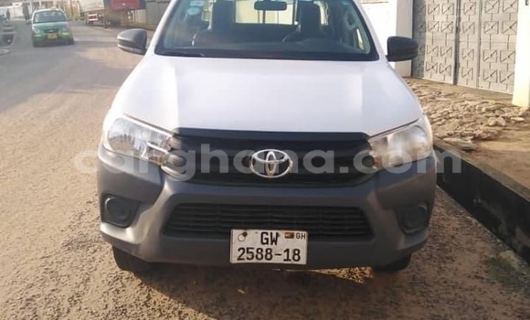 Buy Used Toyota Hilux White Car in Sekondi–Takoradi Metropolitan in Western Buy Used Toyota Hilux White Car in Sekondi–Takoradi Metropolitan in Western