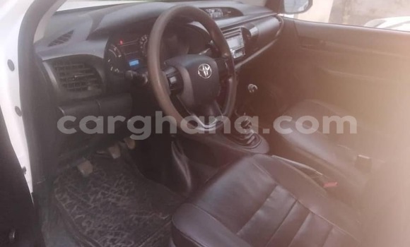 Buy Used Toyota Hilux White Car in Sekondi–Takoradi Metropolitan in Western Buy Used Toyota Hilux White Car in Sekondi–Takoradi Metropolitan in Western