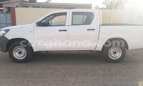Buy Used Toyota Hilux White Car in Sekondi–Takoradi Metropolitan in Western Buy Used Toyota Hilux White Car in Sekondi–Takoradi Metropolitan in Western