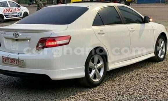 Ra Àlòkù Toyota Camry funfun Ọkọ̀ in Berekum ni Brong-Ahafo Ra Àlòkù Toyota Camry funfun Ọkọ̀ in Berekum ni Brong-Ahafo