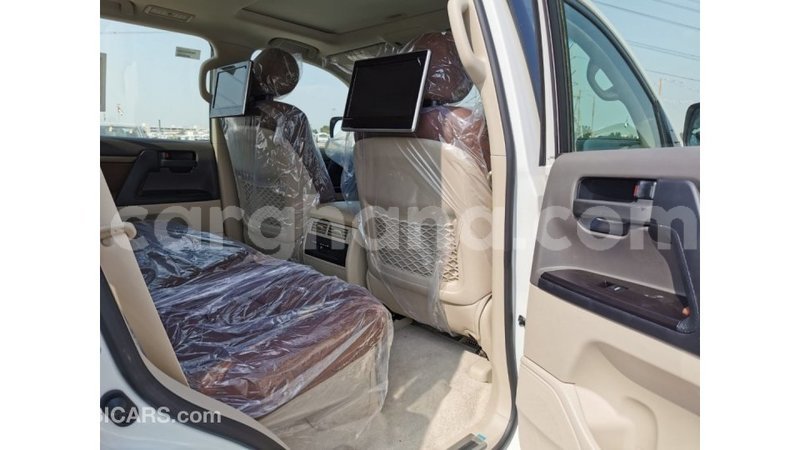 Big with watermark toyota land cruiser ashanti import dubai 39348