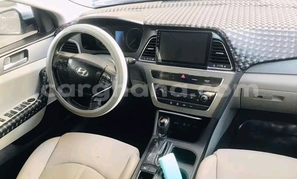 Ra Àlòkù Hyundai Sonata funfun Ọkọ̀ in Accra ni Greater Accra Ra Àlòkù Hyundai Sonata funfun Ọkọ̀ in Accra ni Greater Accra