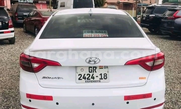 Ra Àlòkù Hyundai Sonata funfun Ọkọ̀ in Accra ni Greater Accra Ra Àlòkù Hyundai Sonata funfun Ọkọ̀ in Accra ni Greater Accra