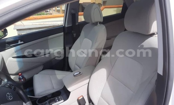 Buy Used Hyundai Santa Fe White Car in Sekondi–Takoradi Metropolitan in Western Buy Used Hyundai Santa Fe White Car in Sekondi–Takoradi Metropolitan in Western