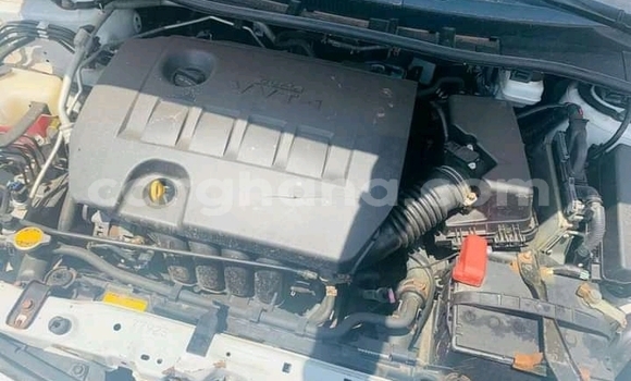 Ra Àlòkù Toyota Corolla funfun Ọkọ̀ in Accra ni Greater Accra Ra Àlòkù Toyota Corolla funfun Ọkọ̀ in Accra ni Greater Accra