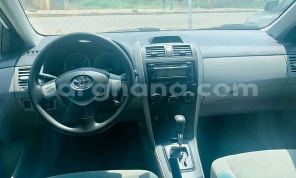 Ra Àlòkù Toyota Corolla funfun Ọkọ̀ in Accra ni Greater Accra Ra Àlòkù Toyota Corolla funfun Ọkọ̀ in Accra ni Greater Accra