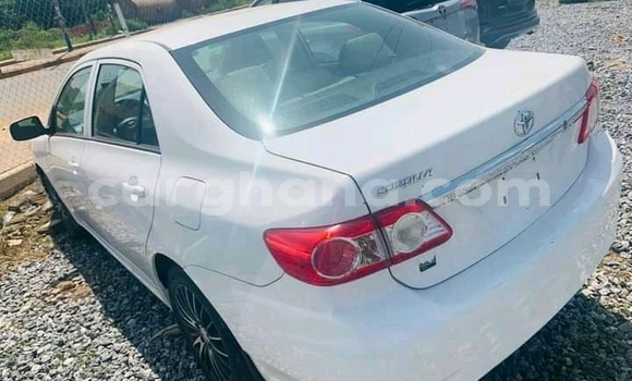 Ra Àlòkù Toyota Corolla funfun Ọkọ̀ in Accra ni Greater Accra Ra Àlòkù Toyota Corolla funfun Ọkọ̀ in Accra ni Greater Accra