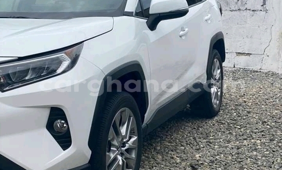 Sayi Na hannu Toyota RAV4 White Mota in Accra a Greater Accra Sayi Na hannu Toyota RAV4 White Mota in Accra a Greater Accra