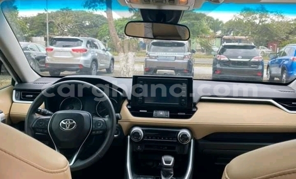Sayi Na hannu Toyota RAV4 White Mota in Accra a Greater Accra Sayi Na hannu Toyota RAV4 White Mota in Accra a Greater Accra