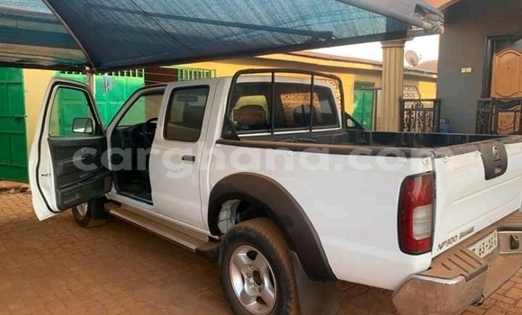 Ra Àlòkù Nissan NP 300 Miiran Ọkọ̀ in Accra ni Greater Accra Ra Àlòkù Nissan NP 300 Miiran Ọkọ̀ in Accra ni Greater Accra