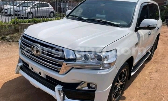 Sayi Na hannu Toyota Land Cruiser White Mota in Accra a Greater Accra Sayi Na hannu Toyota Land Cruiser White Mota in Accra a Greater Accra