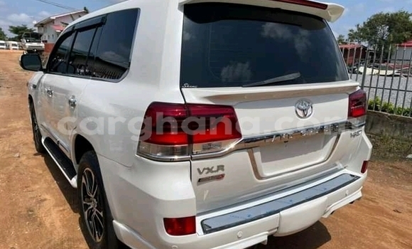 Sayi Na hannu Toyota Land Cruiser White Mota in Accra a Greater Accra Sayi Na hannu Toyota Land Cruiser White Mota in Accra a Greater Accra