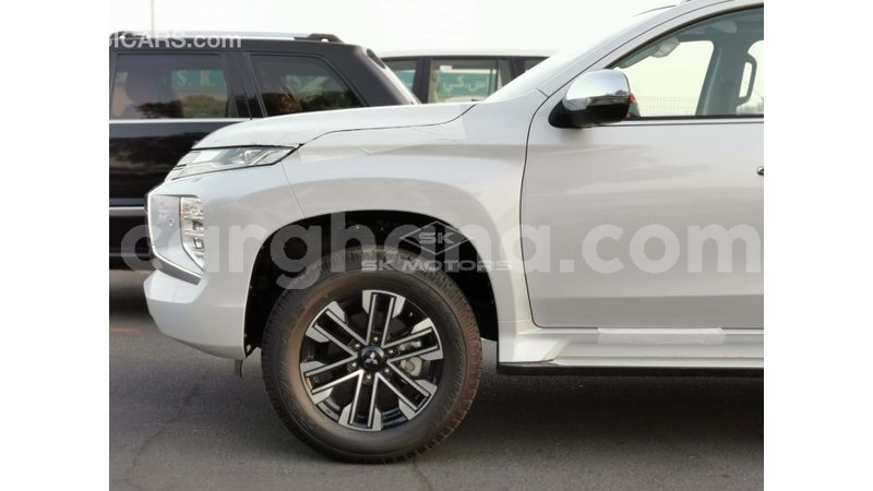 Big with watermark mitsubishi montero ashanti import dubai 39387