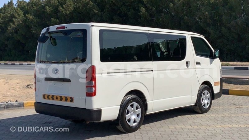 Big with watermark toyota hiace ashanti import dubai 39391