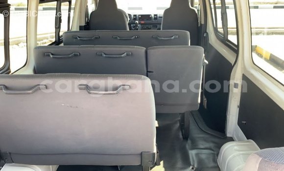 Ra Imported Toyota Hiace funfun Ọkọ̀ in Import - Dubai ni Ashanti Ra Imported Toyota Hiace funfun Ọkọ̀ in Import - Dubai ni Ashanti