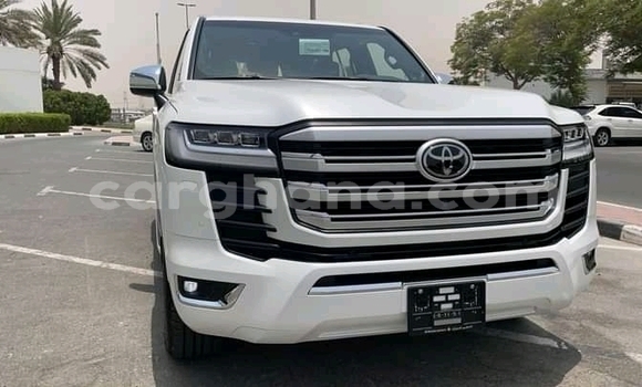 Buy Used Toyota Land Cruiser White Car in Accra in Greater Accra Buy Used Toyota Land Cruiser White Car in Accra in Greater Accra