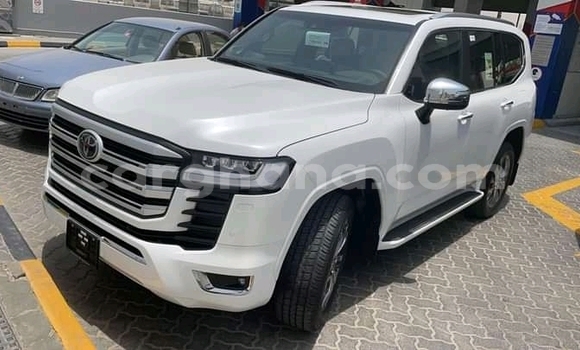 Buy Used Toyota Land Cruiser White Car in Accra in Greater Accra Buy Used Toyota Land Cruiser White Car in Accra in Greater Accra