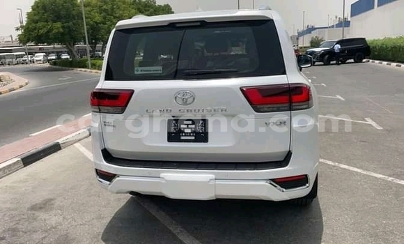 Buy Used Toyota Land Cruiser White Car in Accra in Greater Accra Buy Used Toyota Land Cruiser White Car in Accra in Greater Accra