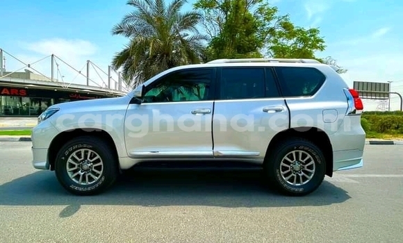 Buy Used Toyota Prado White Car in Accra in Greater Accra Buy Used Toyota Prado White Car in Accra in Greater Accra