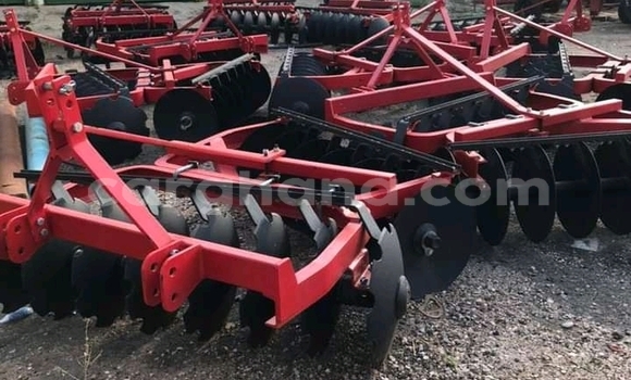 Ra Àlòkù Mahindra CL Miiran Ọkọ̀ in Accra ni Greater Accra Ra Àlòkù Mahindra CL Miiran Ọkọ̀ in Accra ni Greater Accra