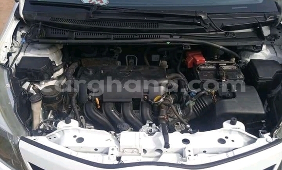 Buy Used Toyota Yaris White Car in Accra in Greater Accra Buy Used Toyota Yaris White Car in Accra in Greater Accra
