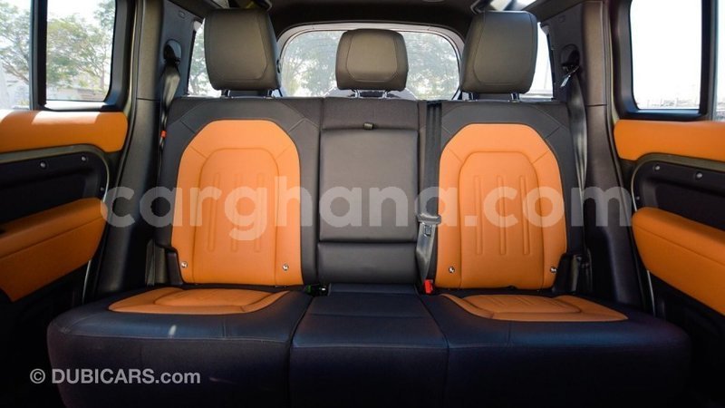 Big with watermark land rover defender ashanti import dubai 39427