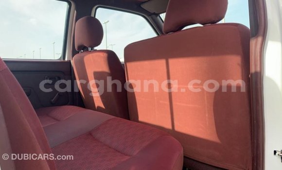 Ra Imported Nissan Pickup funfun Ọkọ̀ in Import - Dubai ni Ashanti Ra Imported Nissan Pickup funfun Ọkọ̀ in Import - Dubai ni Ashanti